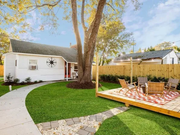 117 Tappan Ave #1/2, Hampton, VA 23664