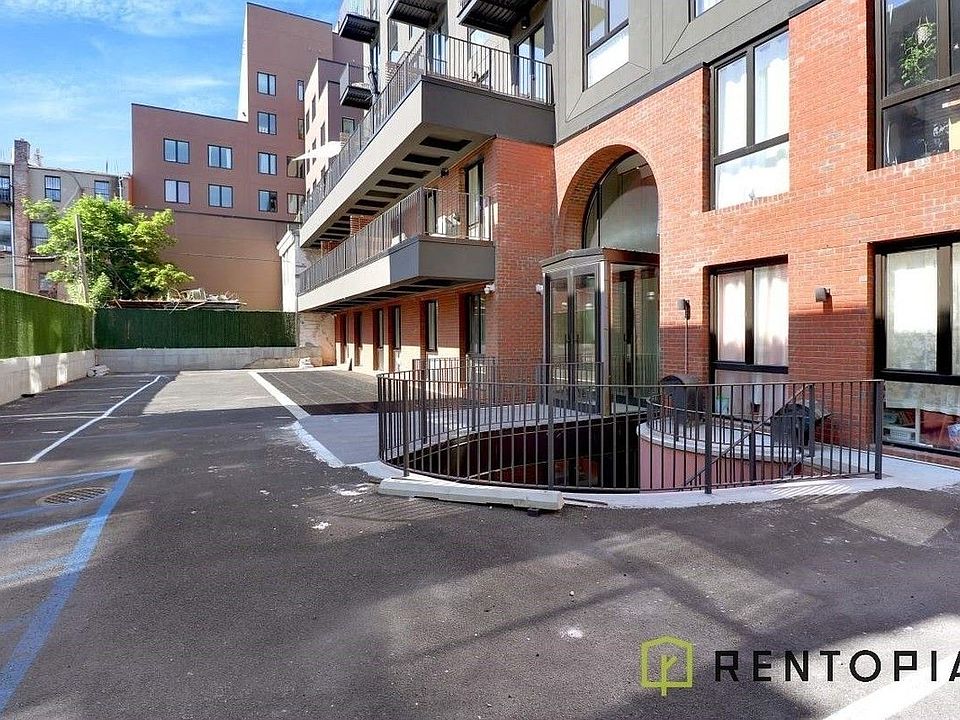 1st image of 420 Tompkins Ave #221