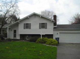 229 Old Oak Dr, Cortland, OH
