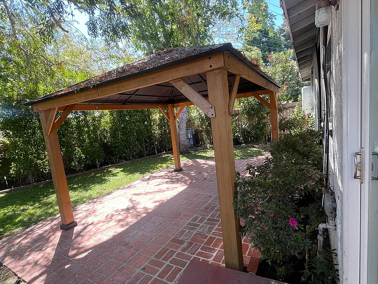 10159 Farragut Dr — Photo 2