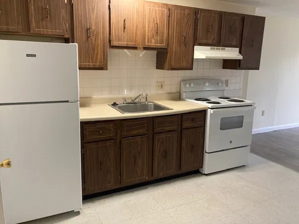 28 Dinan Dr, Gardner, MA