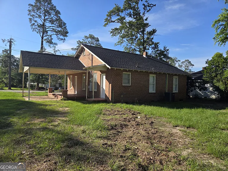 701 Green St — Photo 3