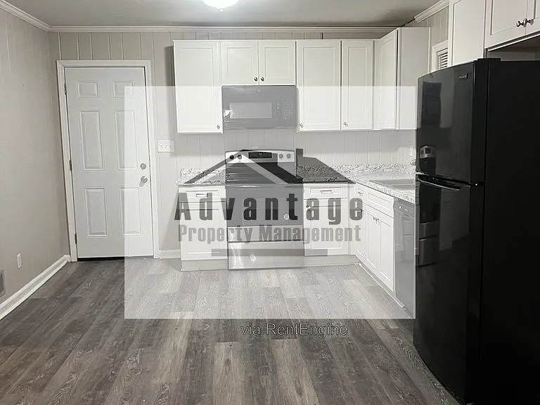 1618 Patricia Dr — Photo 8