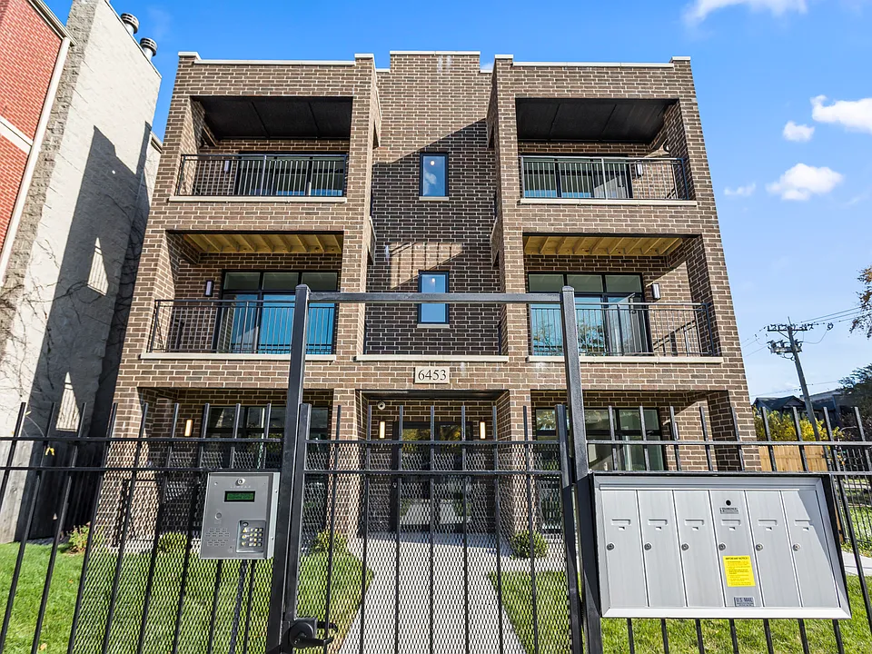 6453 S Ingleside Ave #3S