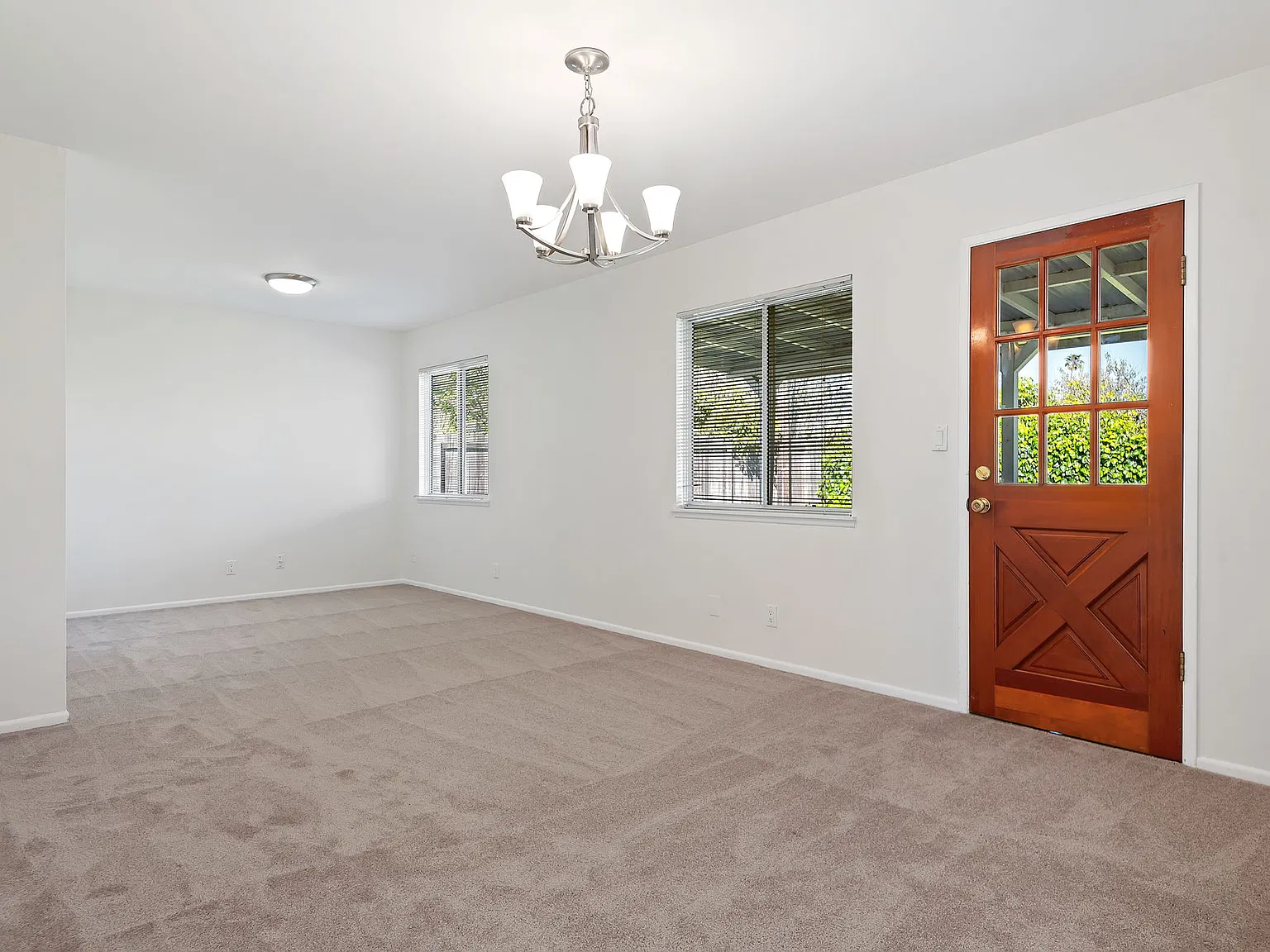 3 bed, 1248 sqft, $4,700 — Photo 2