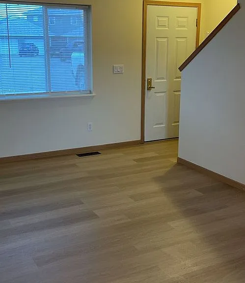 Oak Street Town Homes — Photo 28