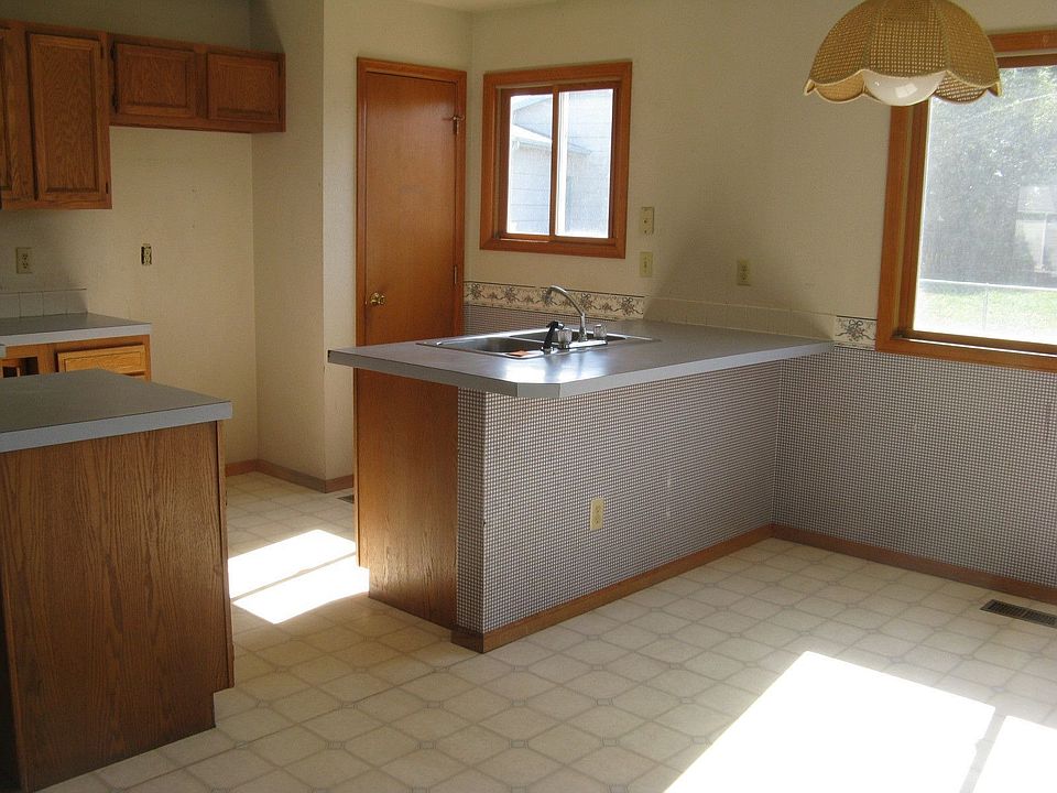 2nd image of 4170 Hayes Cir