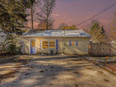 2640 Lansing St, Crystal, MI, 48818
