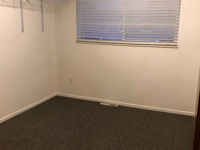 29 Evergreen St — Photo 12