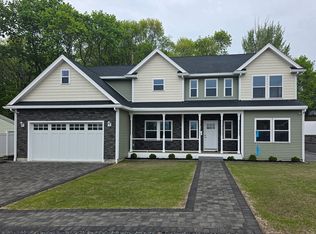 1 Goddard Dr, Nahant, MA 01908
