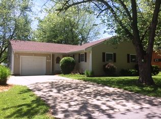 520 E Burkhart St, Moberly, MO 65270