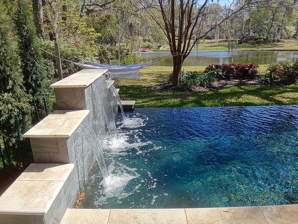 41' Infinity pool w/falls