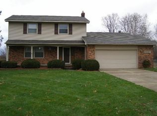 5587 Old Franklin Rd, Grand Blanc, MI 48439