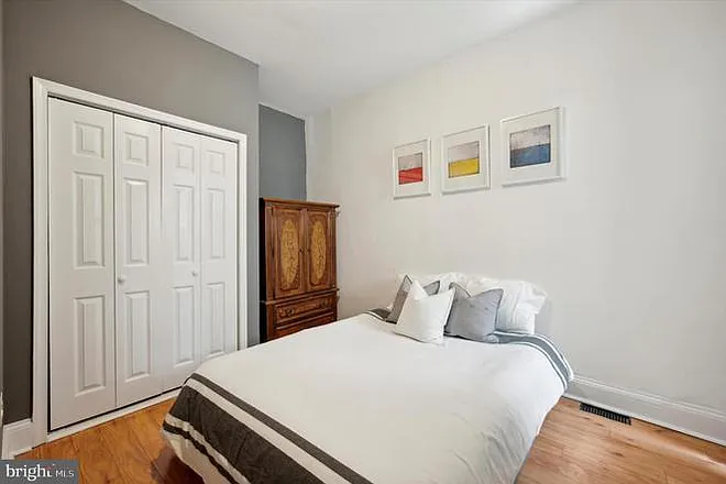 2212 Christian St #1 — Photo 9