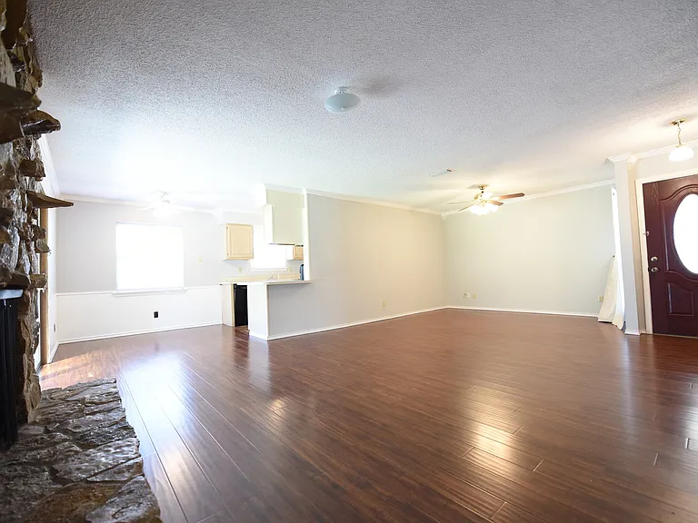 8945 Flicker Ln — Photo 3