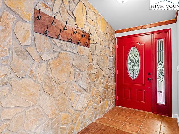 4th image of 167 Wagon Wheel Lane