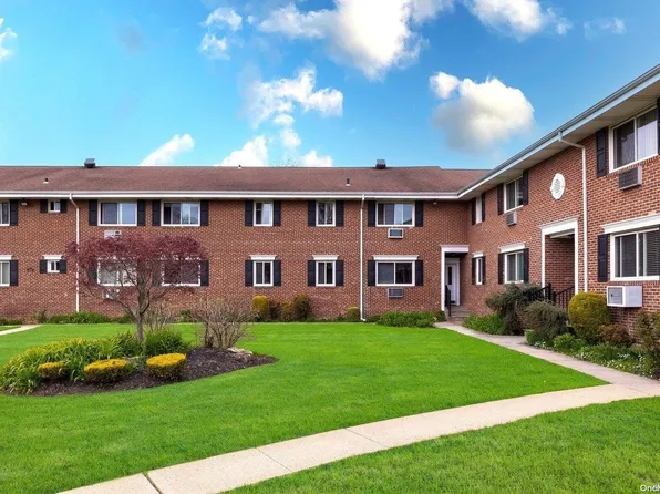 200 Merrick Road Unit M, Amityville, NY 11701