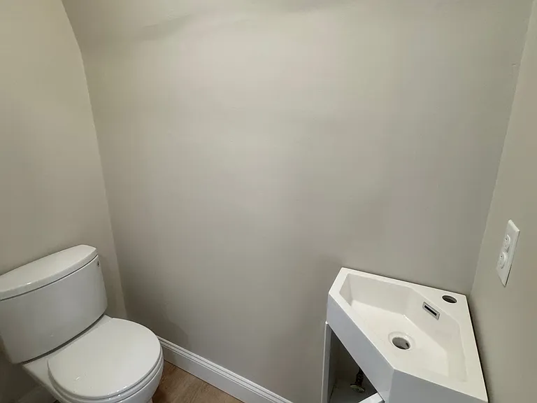 74 Washington St #8 — Photo 10