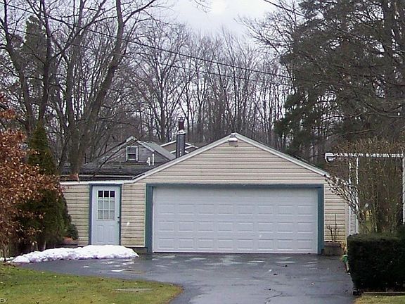 2nd image of 545 Russell Ave