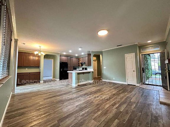 4th image of 1867 Malachite Way