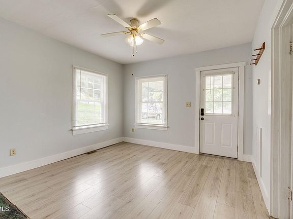 5th image of 3800 Busbee St
