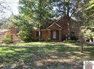 237 Golf Cart Dr, Mayfield, KY 42066