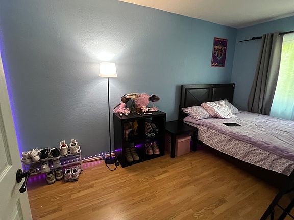 2nd image of 222 S Catalina Ave Unit 7