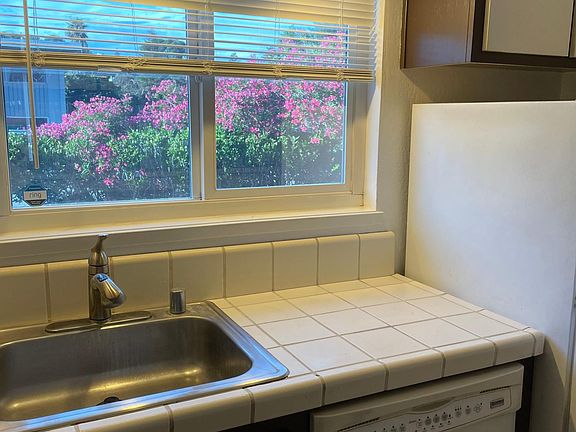 3rd image of 19 Pixley Ave APT 15