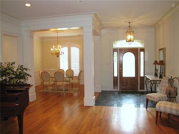 3rd image of 2409 Lennox Dr