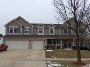 333 Claridge Cir, Bolingbrook, IL 60440