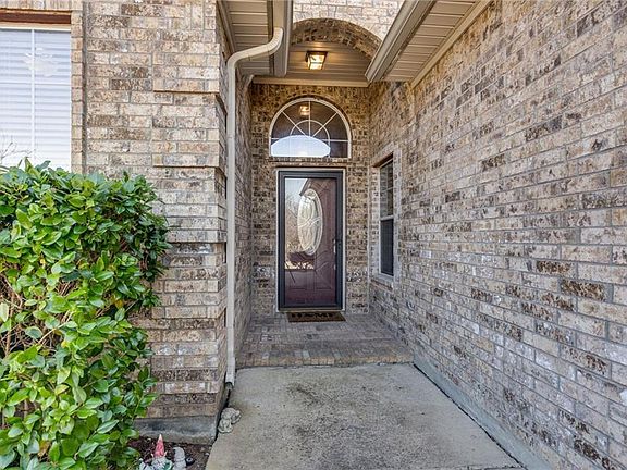 2nd image of 510 Flora Vista Ct