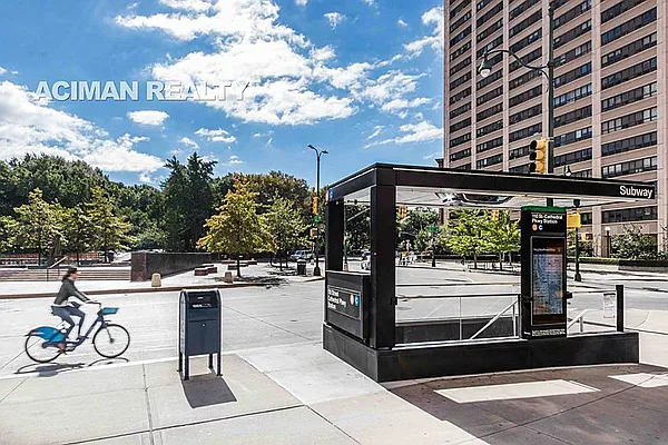 Rented by Aciman Realty LLC | media 8