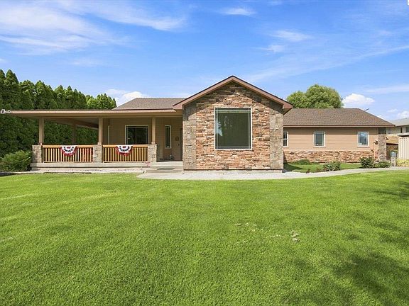 2nd image of 8607 Maple Dr