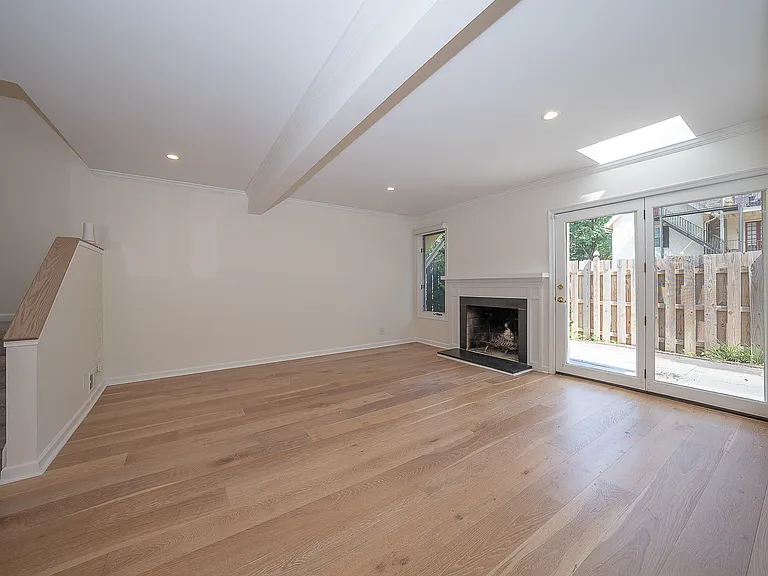 116 Montrose Ave #H — Photo 6