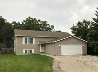 9038 22nd Ave, Kenosha, WI 53143