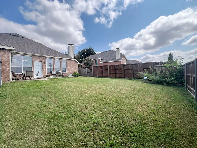 10361 Balsam Dr — Photo 12