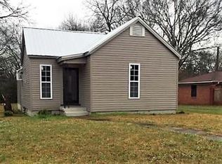 515 Grove St, West Point, MS 39773