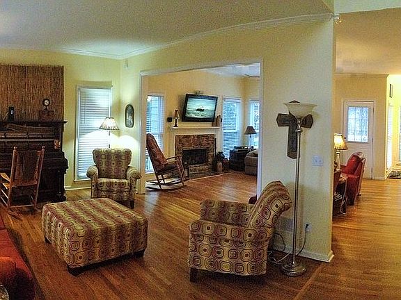 Open main floor plan