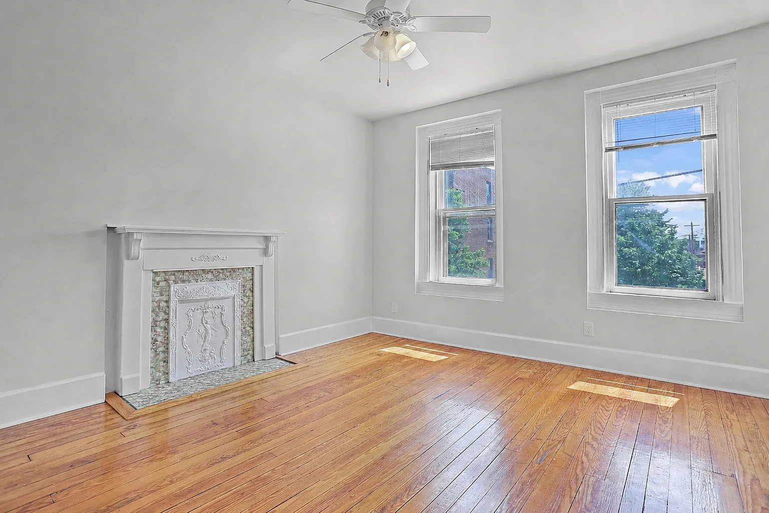 1 bed, 1000 sqft, $945 — Photo 2