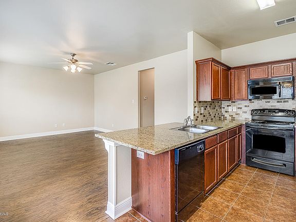 4th image of 1048 Bridgetowne Ln