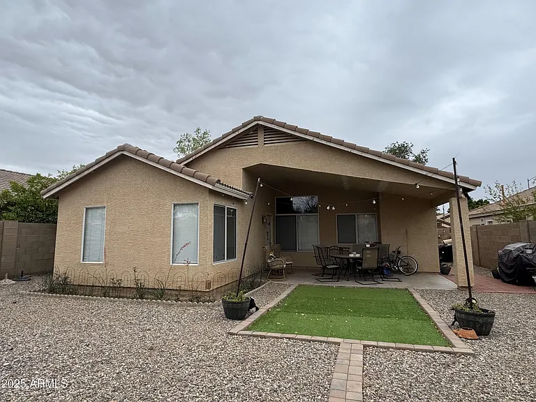 8006 W Adam Ave — Photo 11