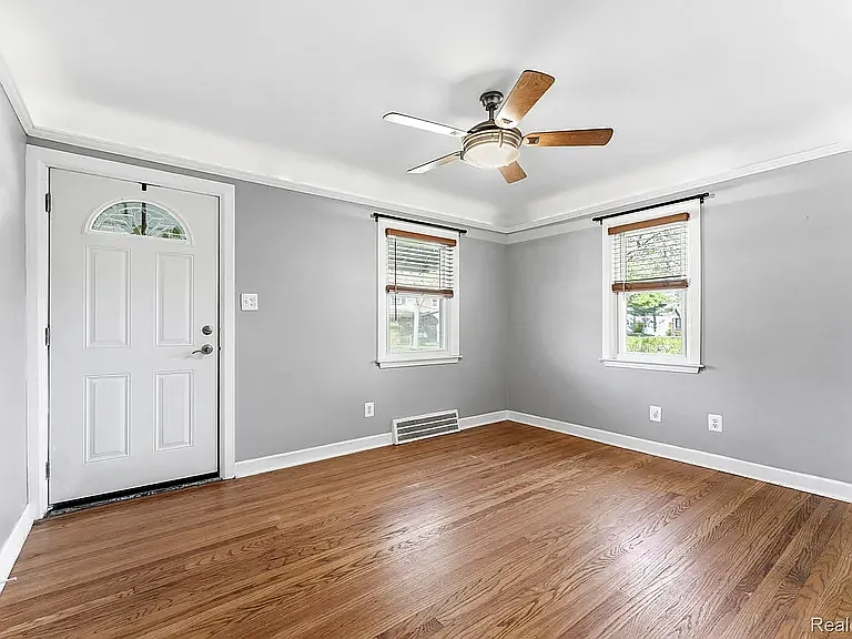23080 Audette St — Photo 7