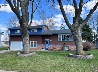 1320 N 14th St, Estherville, IA 51334