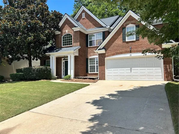 1038 Island View Ct, Buford, GA 30518