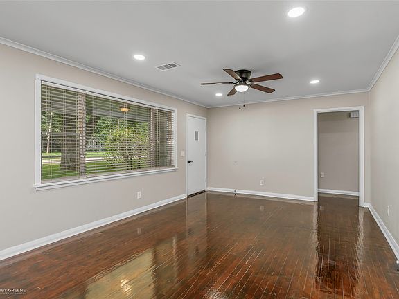 4th image of 467 Albert Ave