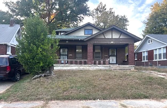 749 N McNeil St