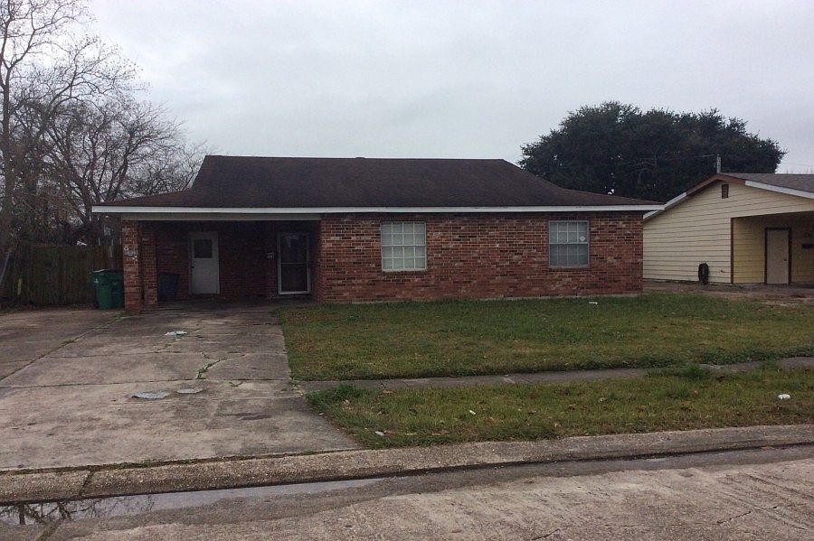 1st image of 694 Newport Cir