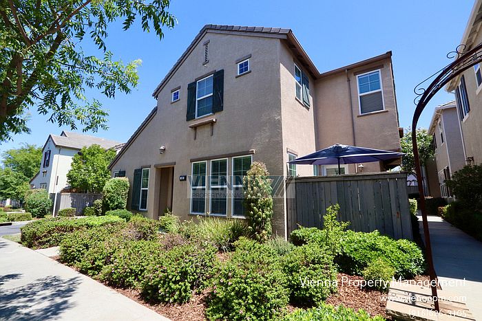 1st image of 132 Talmont Cir