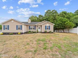 300 Gus Ct, Richlands, NC 28574