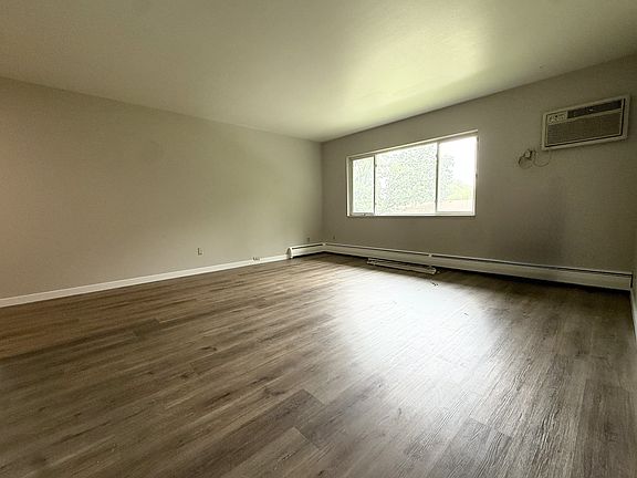 2nd image of 2060 Allen Blvd #31